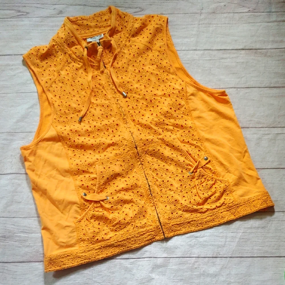 Coldwater Creek Apricot Eyelet‎ Zip Vest